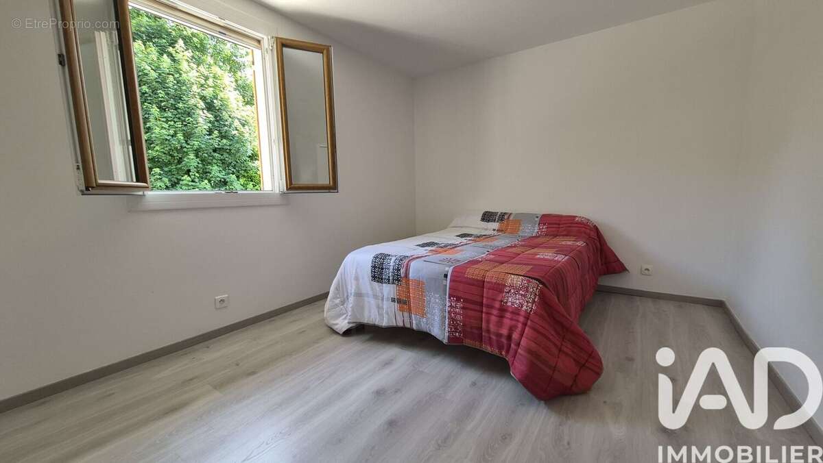 Maison 111 m² à Jarrie  - photo 9