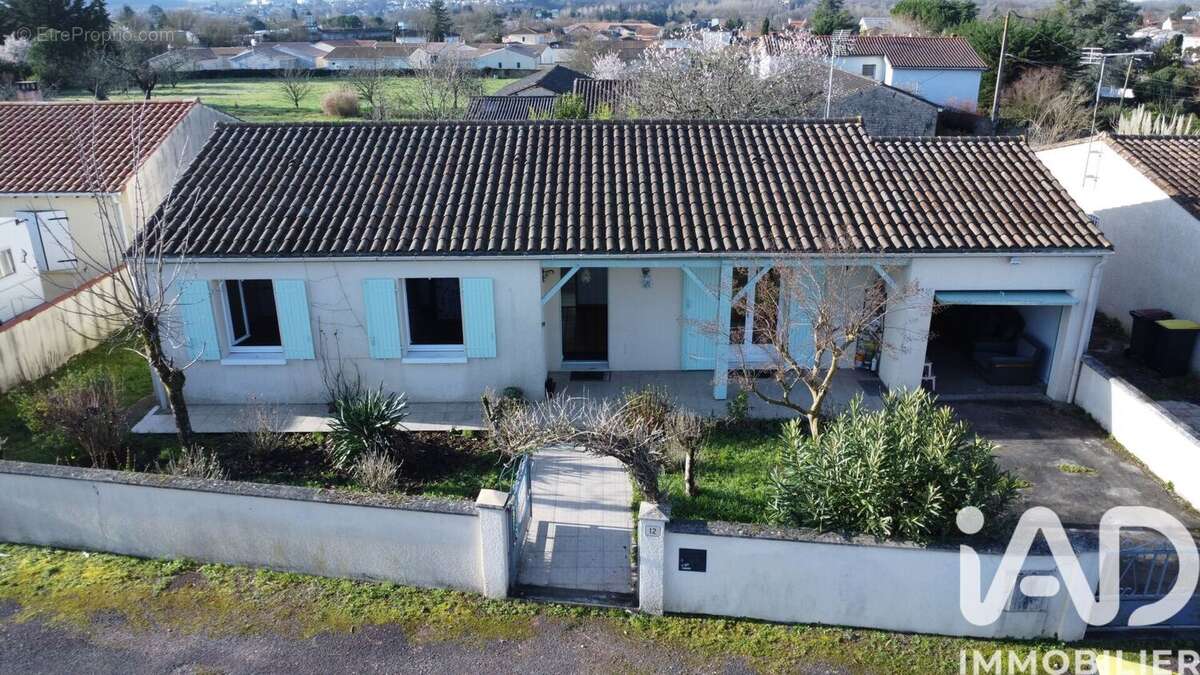 Maison 90 m² à Saint-Yrieix-Sur-Charente  - photo 2