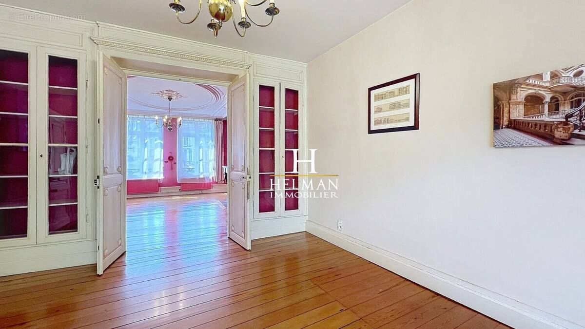 Maison 258 m² à Saint-Omer  - photo 2