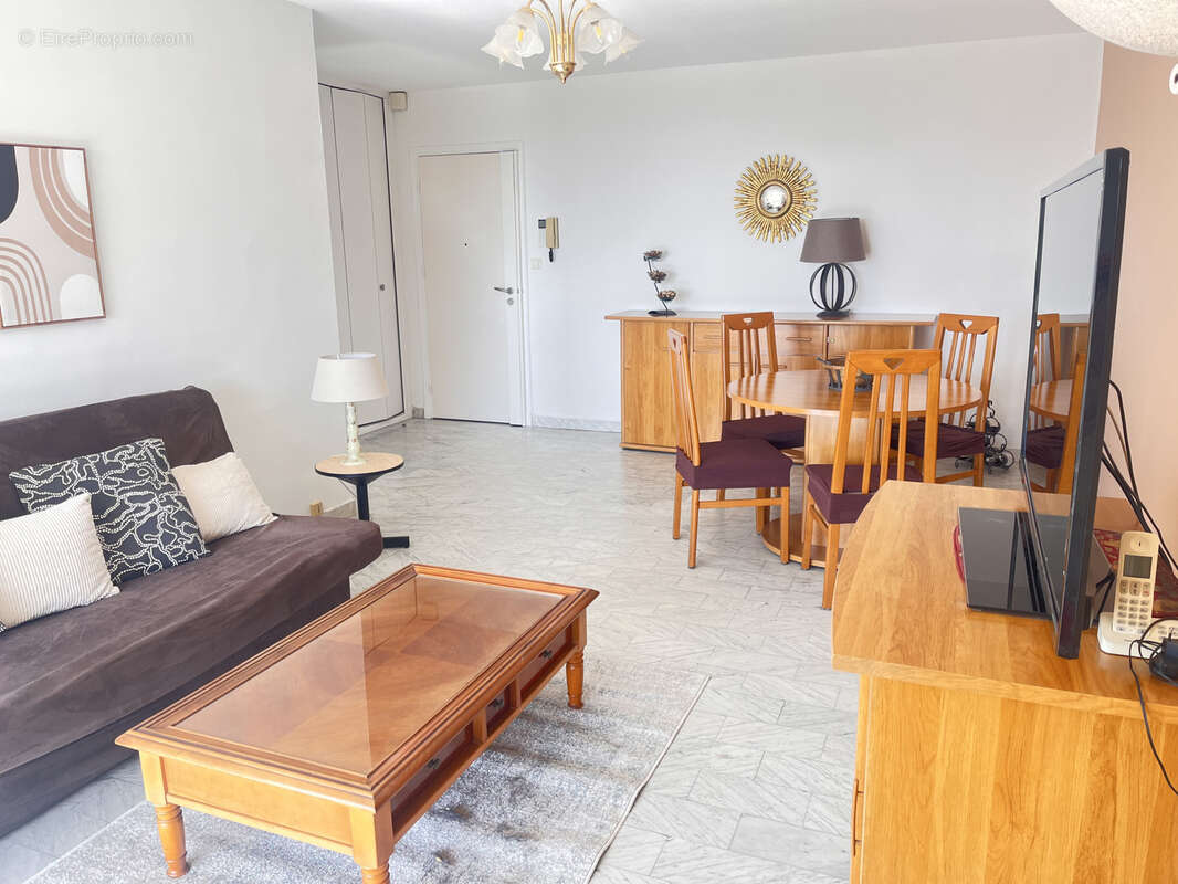 Appartement à VALLAURIS