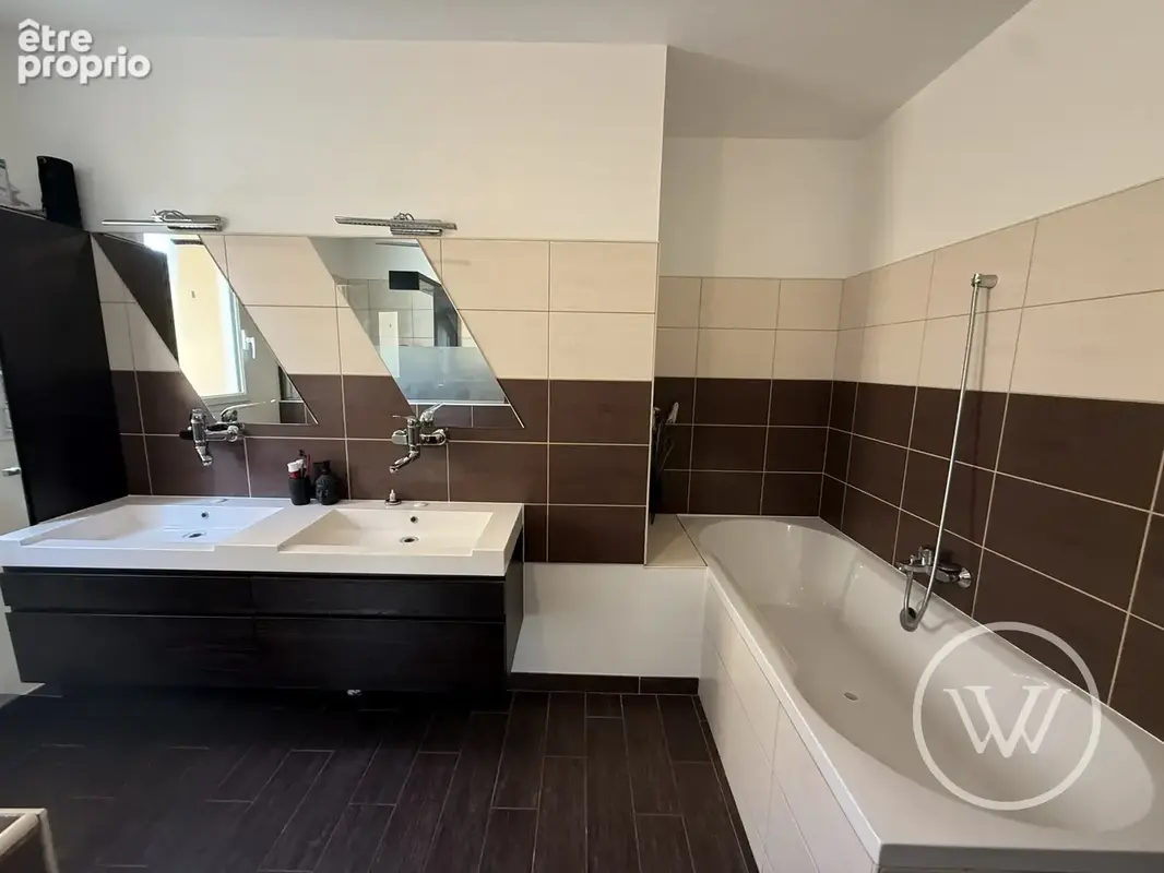 Maison 141 m² à La Suze-Sur-Sarthe  - photo 3