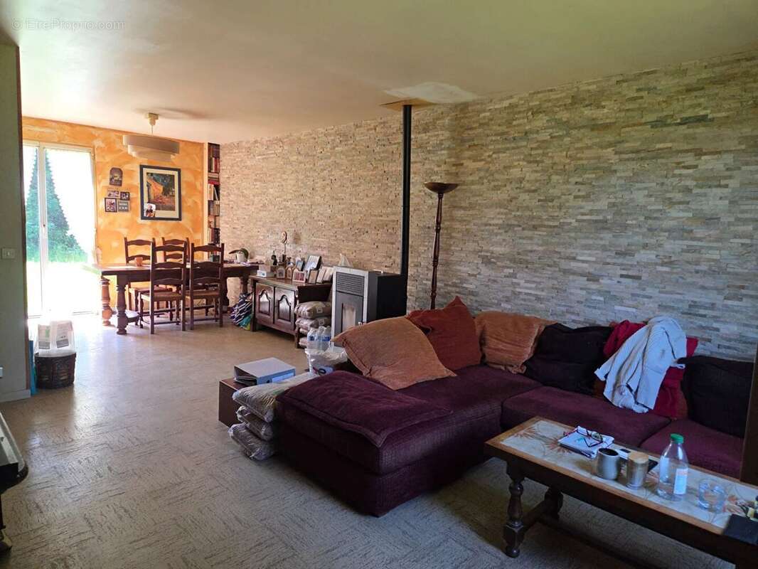 Maison à MONDONVILLE-SAINT-JEAN