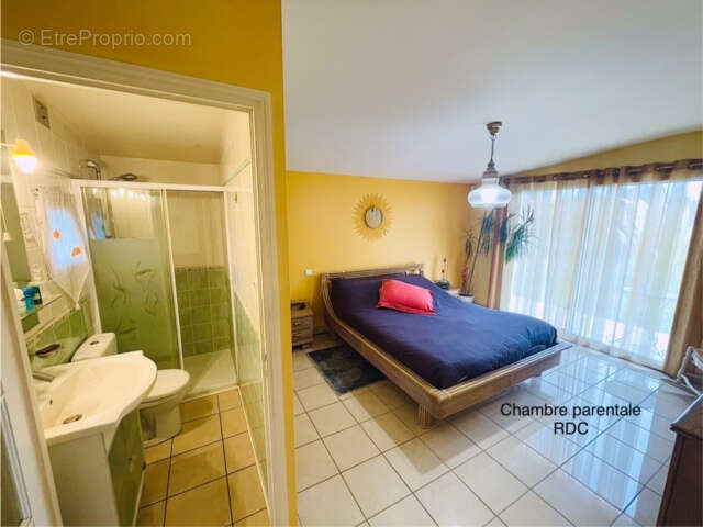 Maison à LAPEYROUSE-MORNAY