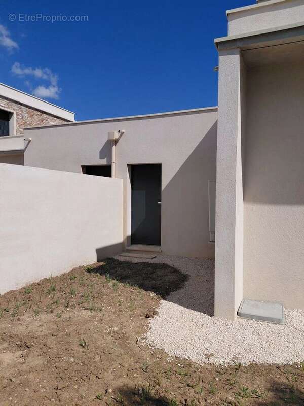 Maison à POURRIERES
