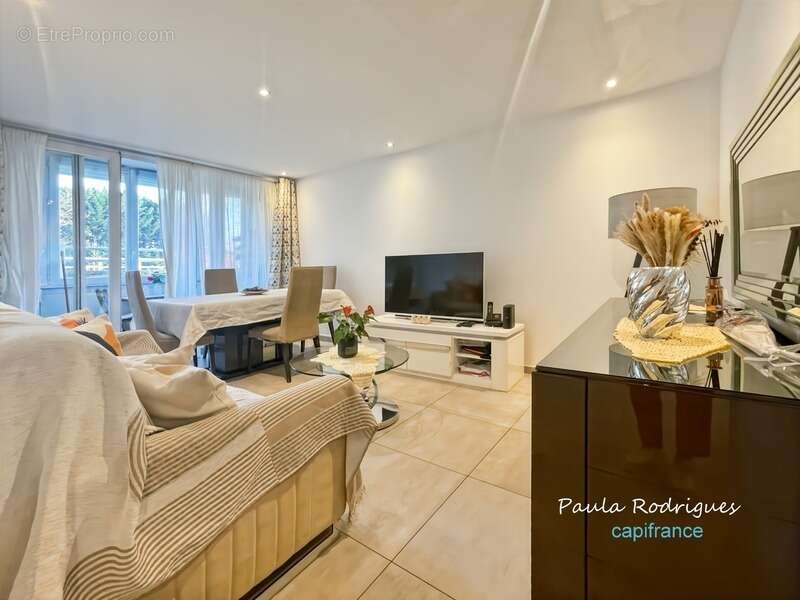 Appartement à LES CLAYES-SOUS-BOIS