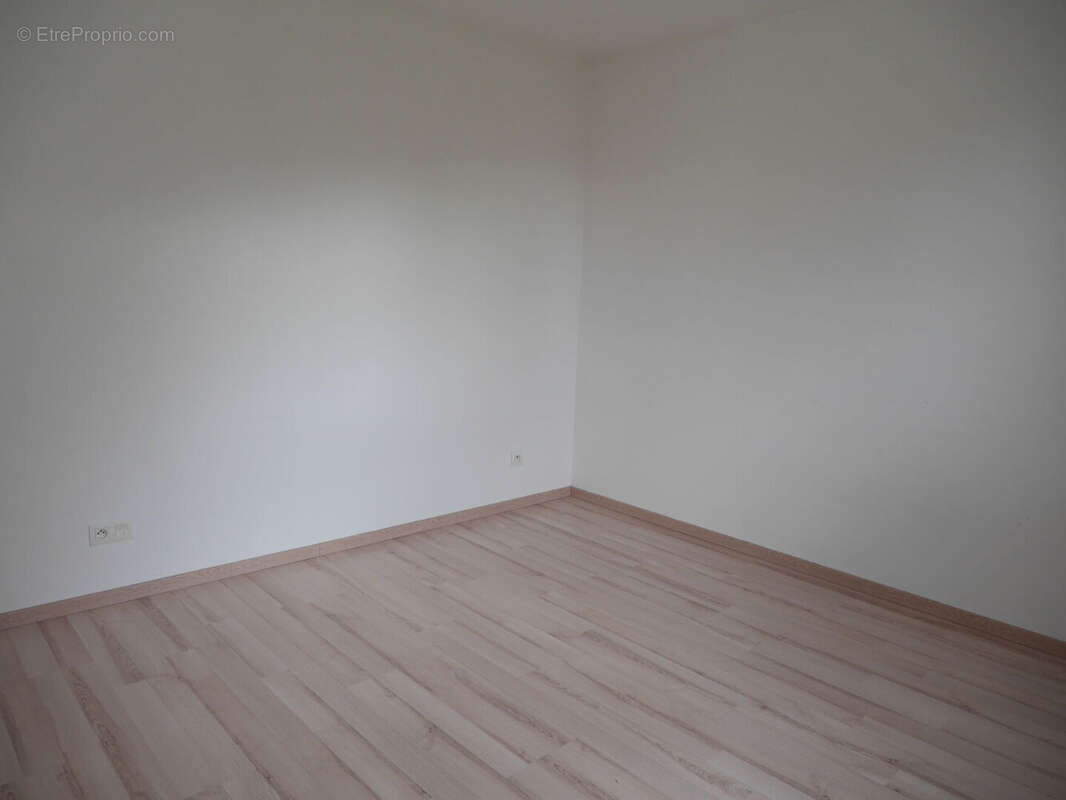 Appartement à LE MESNIL-ESNARD