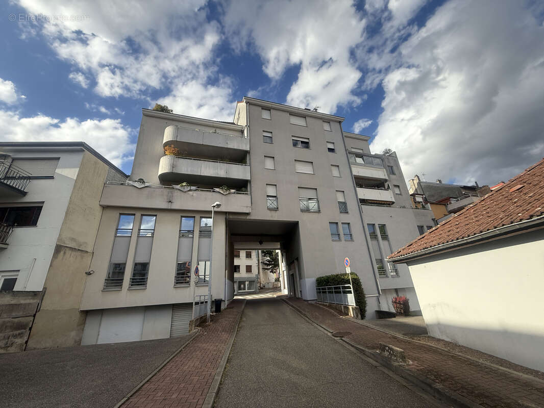 Bureaux / locaux professionnels de 187 m2 avec parkings privatifs   centre-ville de forbach - photo 18