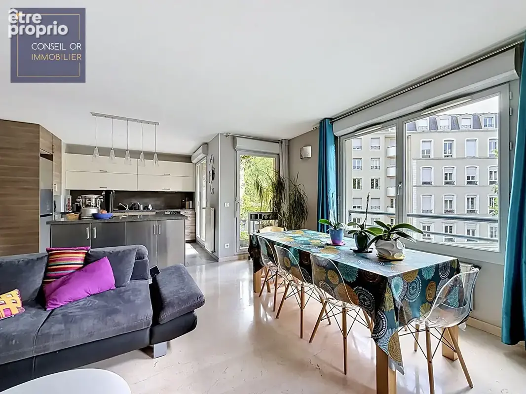 LYON 7 Saxe Gambetta T4 de 91 m² avec 2 balcons, vue dégagée, parking et cave - photo 3