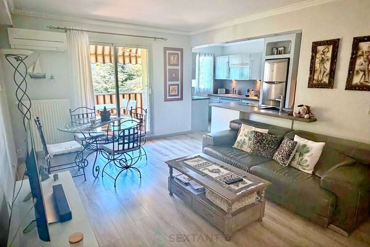 Appartement à SAINT-LAURENT-DU-VAR