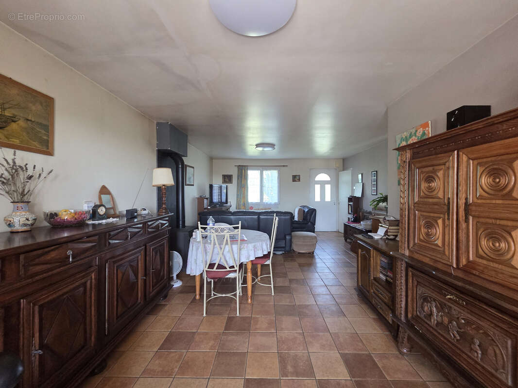 Maison avec sous-sol, grand terrain constructible, à 20 min de Bergerac - photo 6