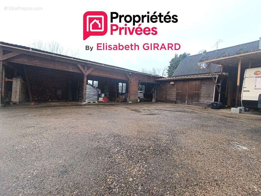 Secteur Epeugney- Maison de plain-pied avec grandes dépendances et abri caravane - photo 2