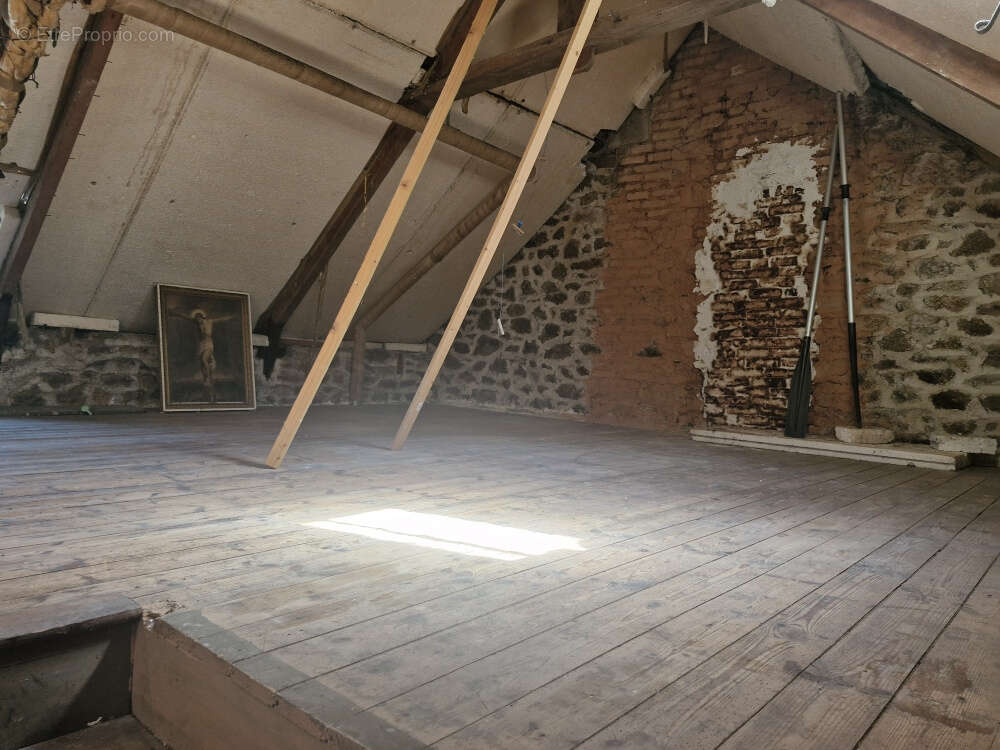 Maison à PLEMY