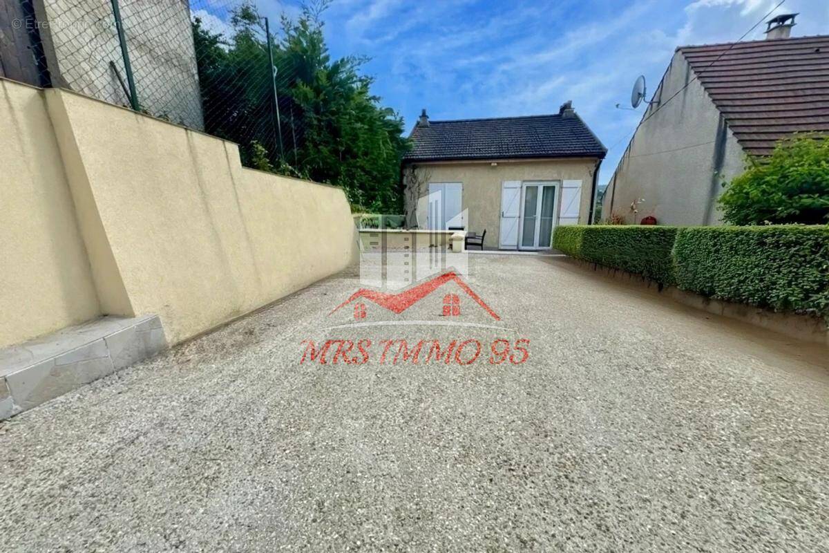 Maison à CHAUMONTEL