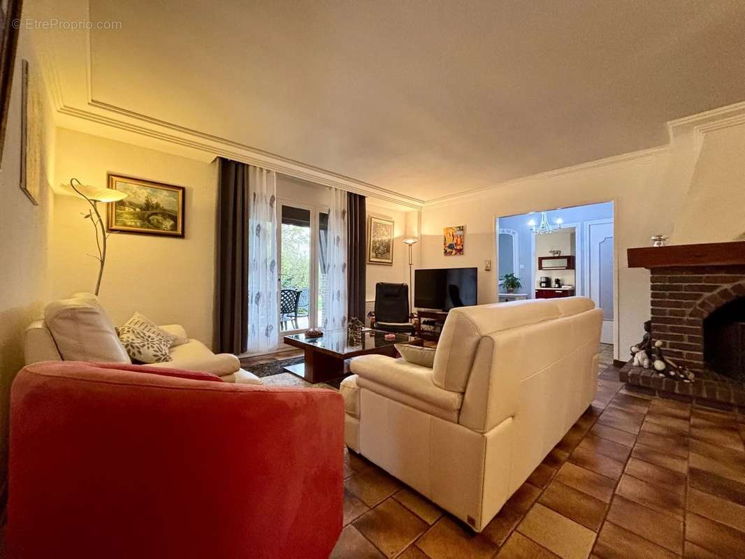 Maison à LES RUES-DES-VIGNES