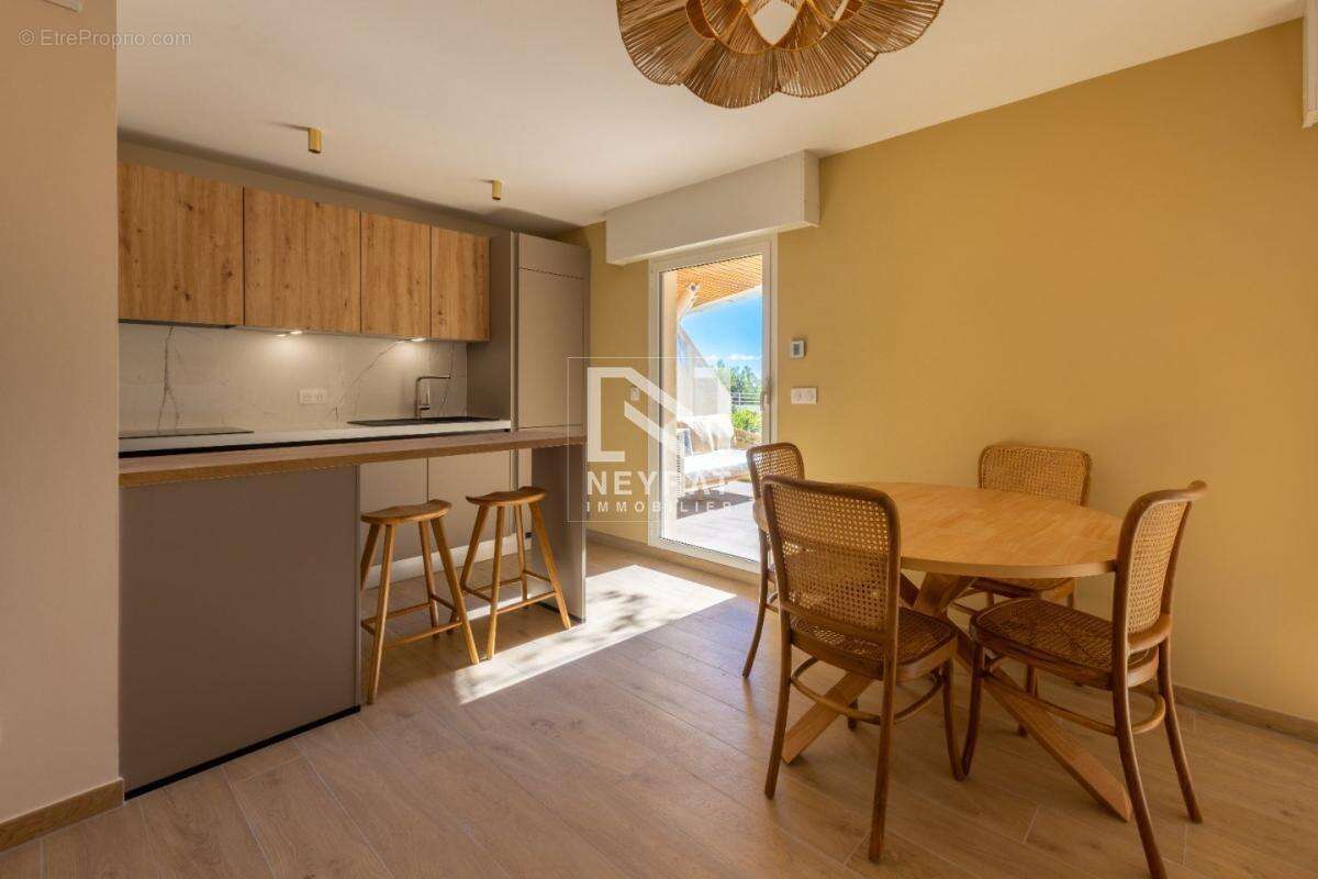 Magnifique t3 en duplex refait a neuf - pieds dans l'eau - photo 13