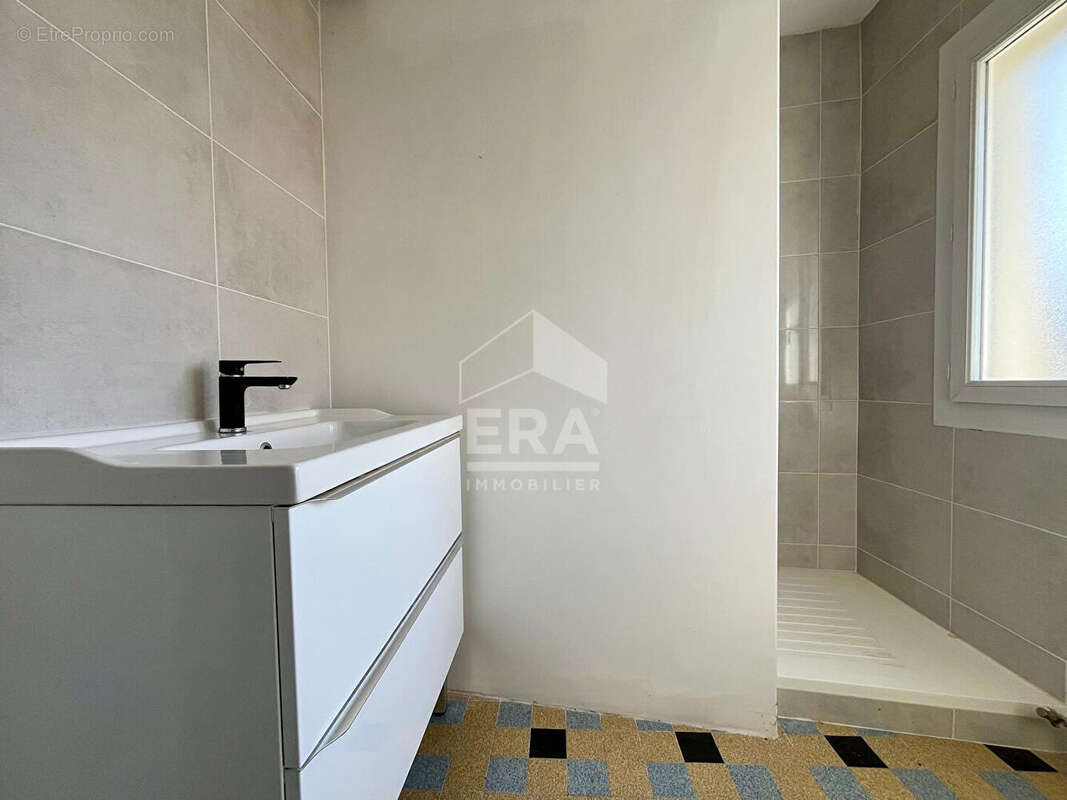 Autre à SAINT-PIERRE-LES-NEMOURS