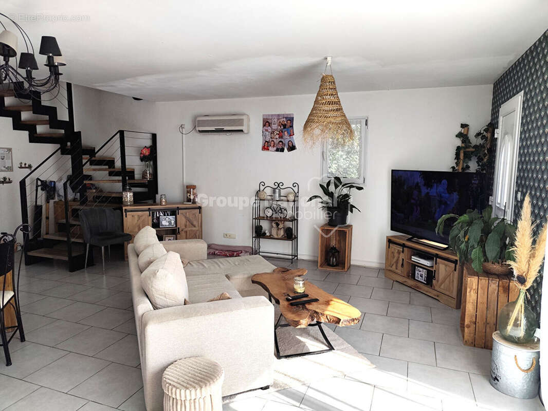 JONQUIERES Villa avec jardin - photo 4
