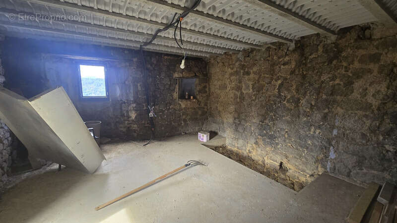 Maison à SAINT-MAURICE-EN-CHALENCON