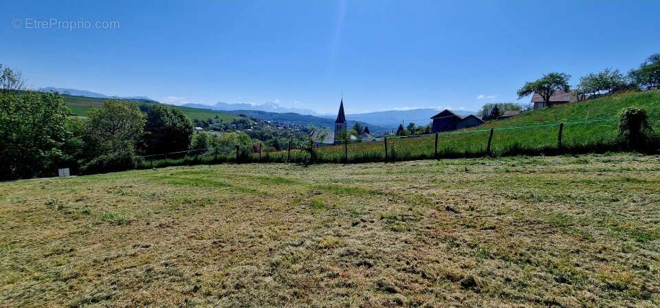Terrain à VAULX