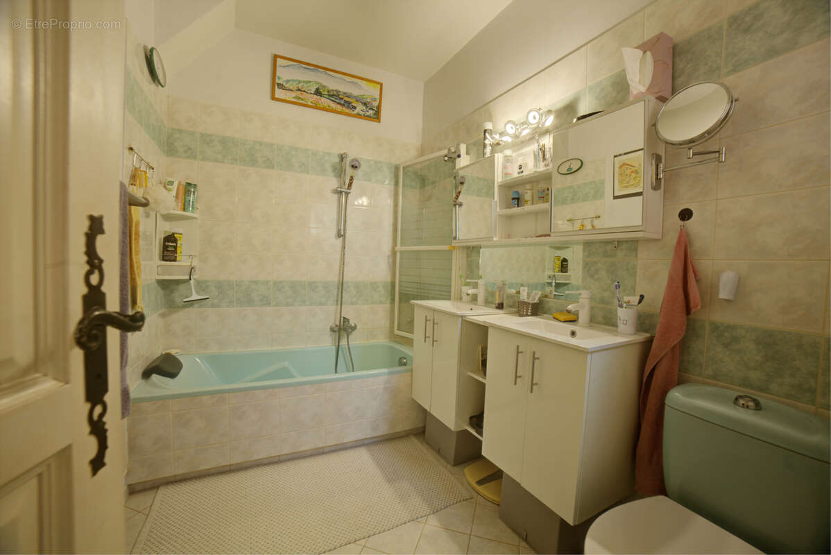 Maison à BAGNOLS-EN-FORET