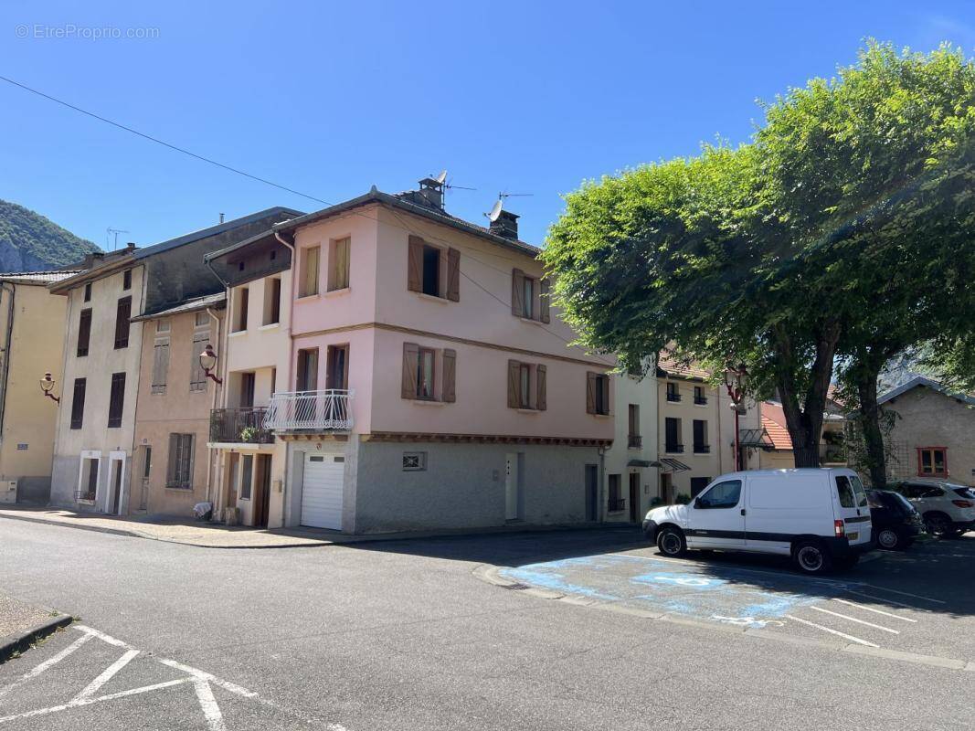 Maison à TARASCON-SUR-ARIEGE