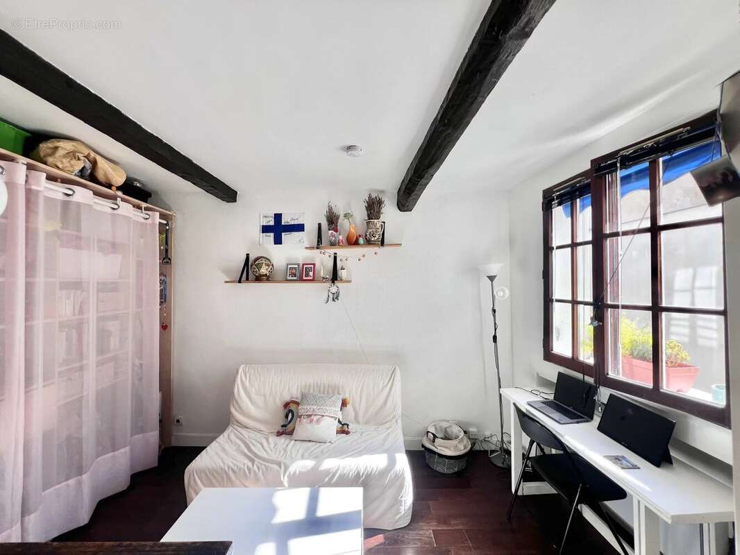 Appartement à PARIS-3E