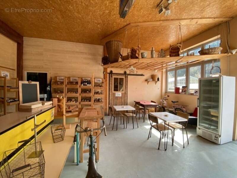 Commerce à LA BRESSE