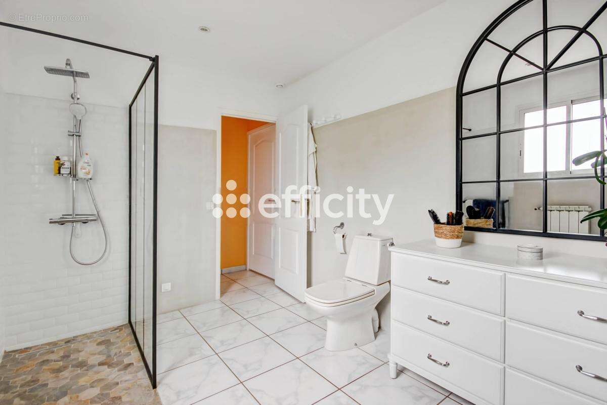 Maison à VILLEVEYRAC