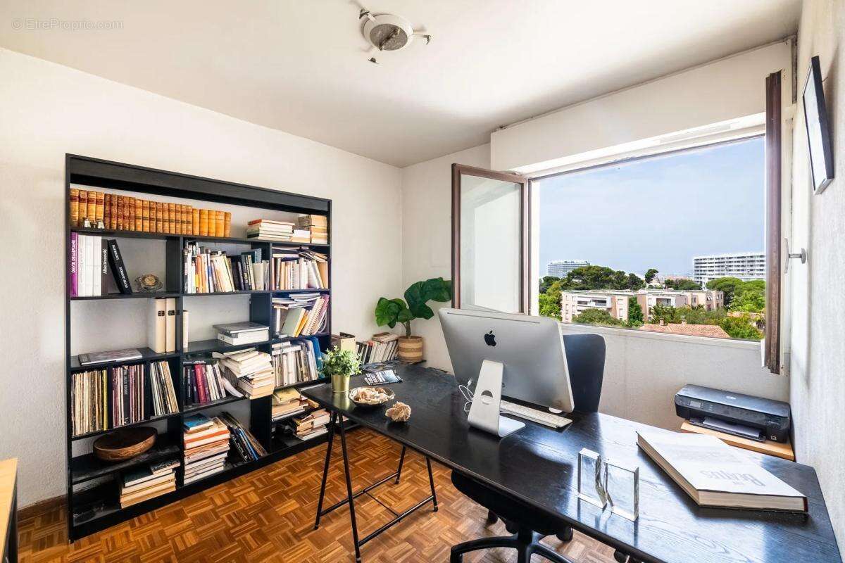 Appartement de 4 pièces de 82 m² situé à Marseille - photo 10