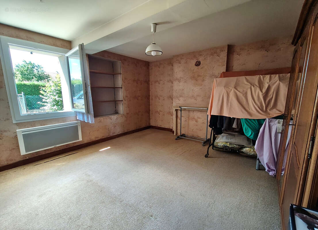 TREVOL   Maison type longère 114 m2 avec dépendances sur 2 455 m2 de terrain - photo 4