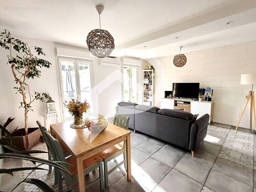 Appartement à MEYRARGUES