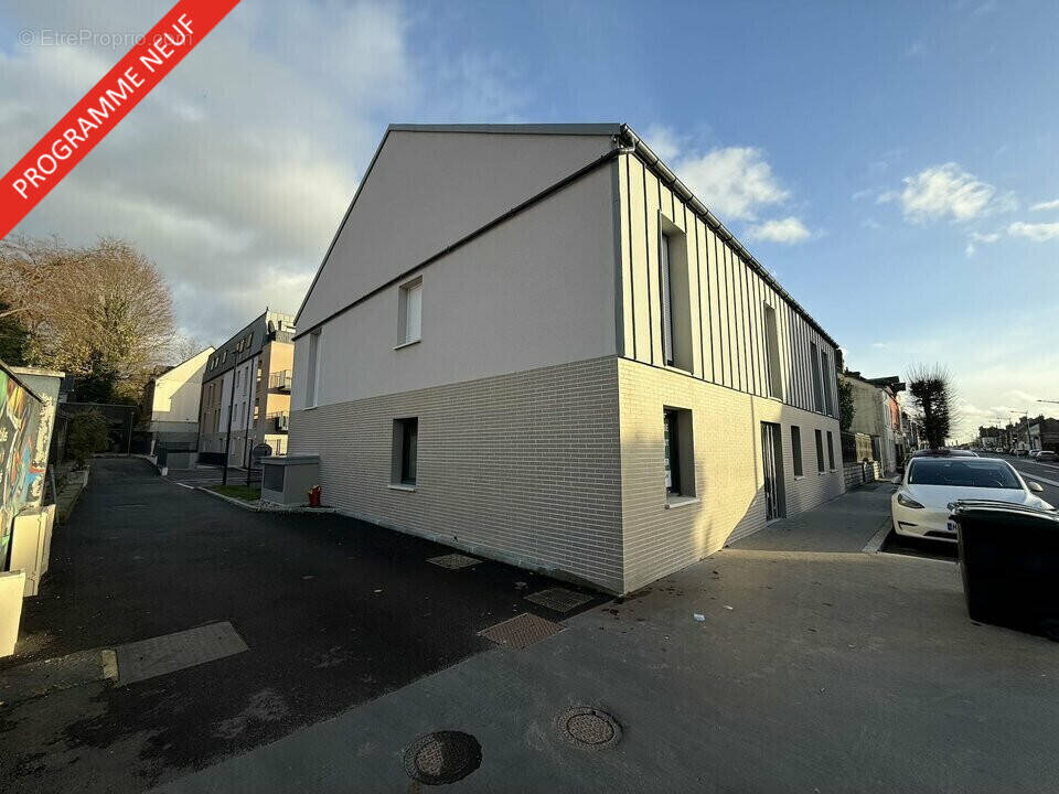 Commerce à DEVILLE-LES-ROUEN