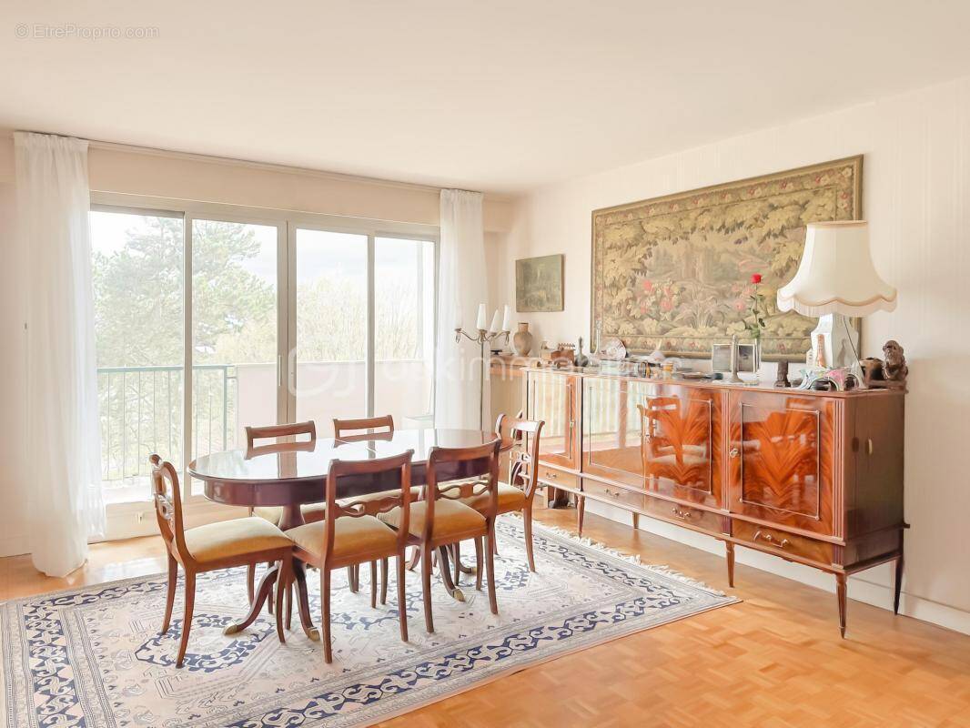 Appartement à LE PLESSIS-ROBINSON