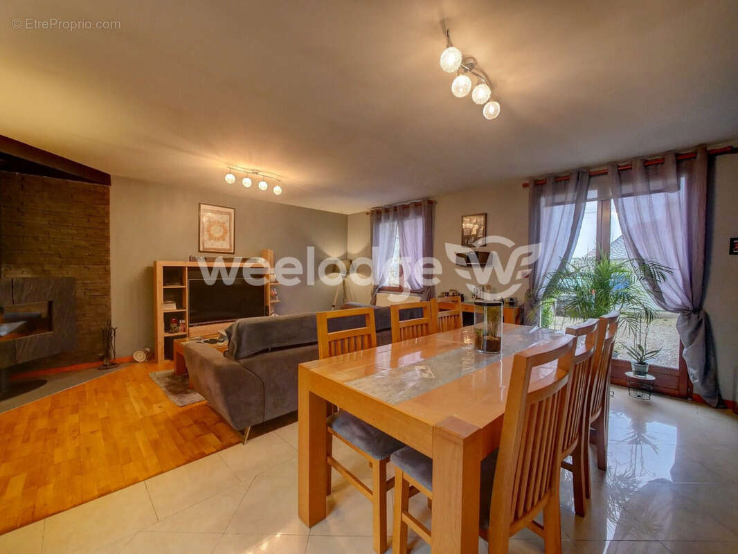 Maison à VER-SUR-LAUNETTE