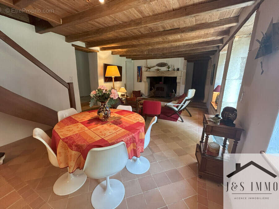 Maison à MAZEROLLES