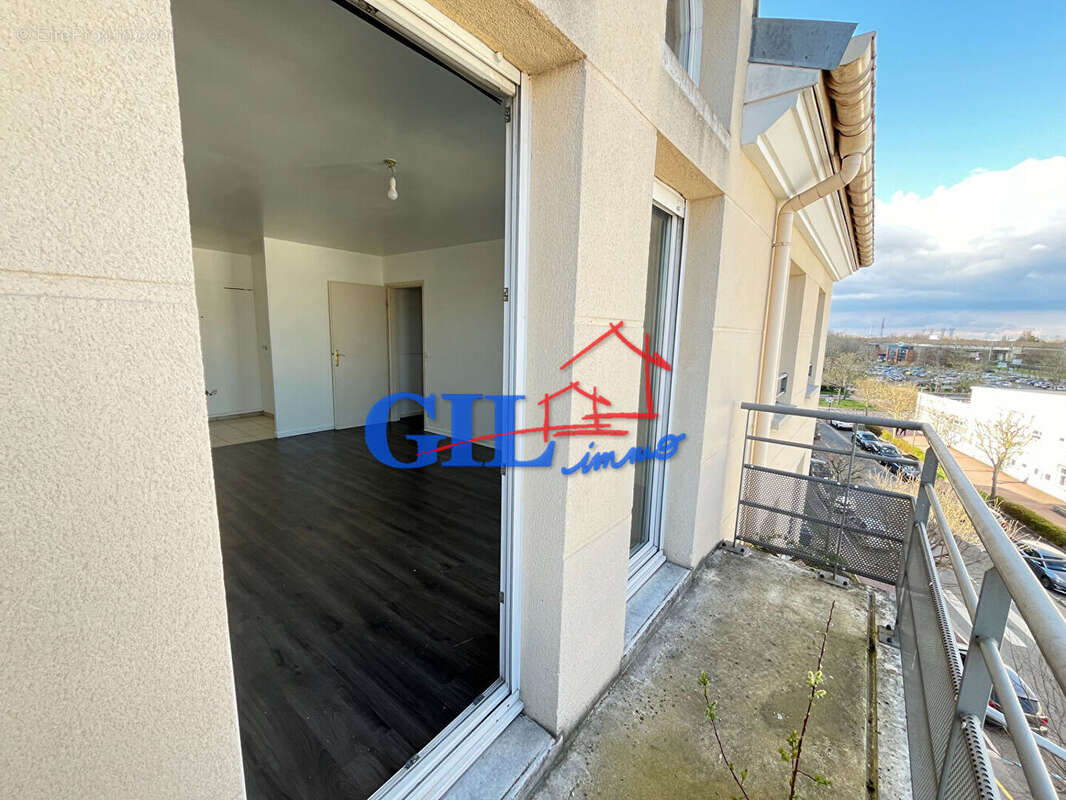 Appartement à SAVIGNY-LE-TEMPLE