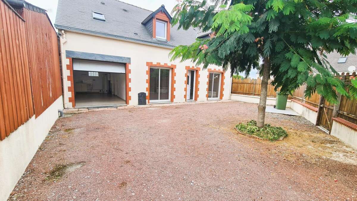 Maison à SAFFRE