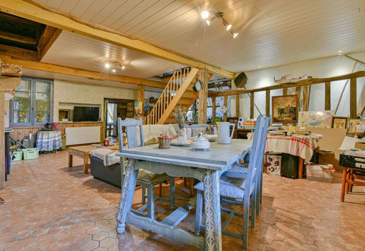 Maison 220 m² à Champagnac-La-Riviere  - photo 11
