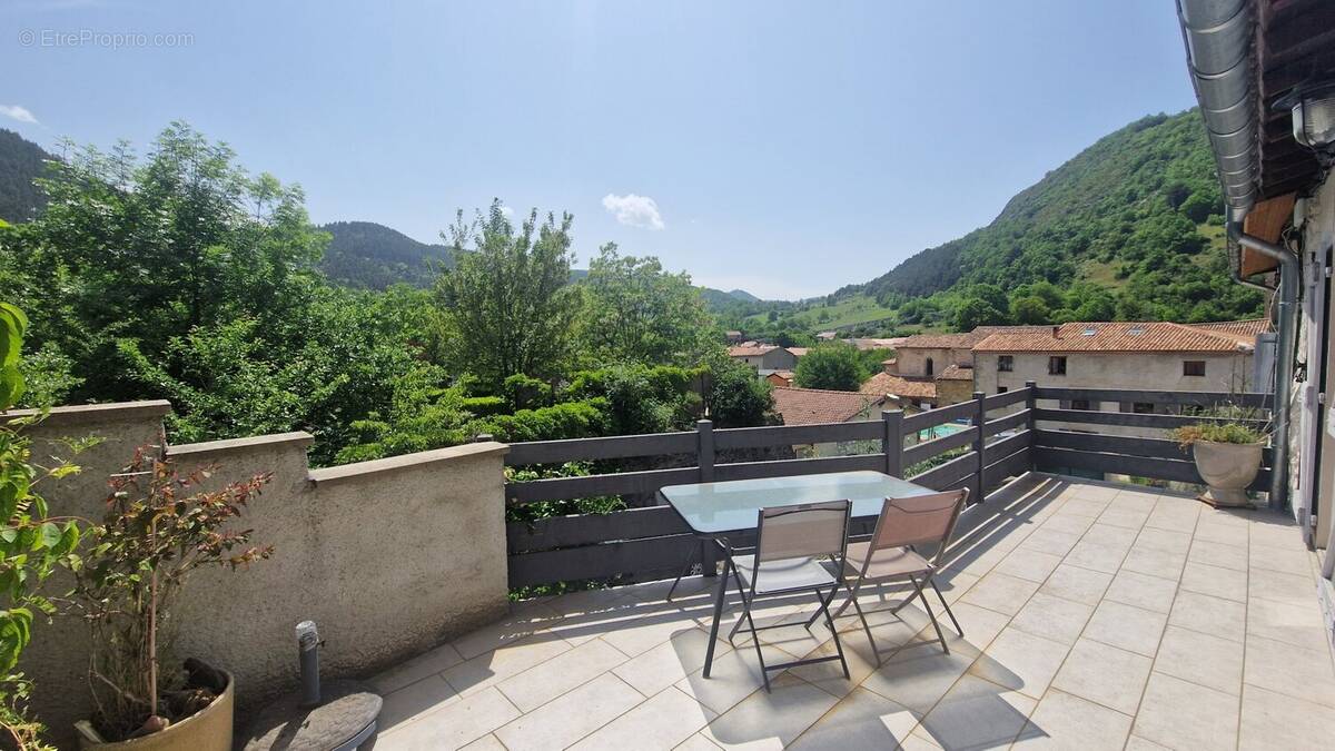 Maison à ROQUEFEUIL