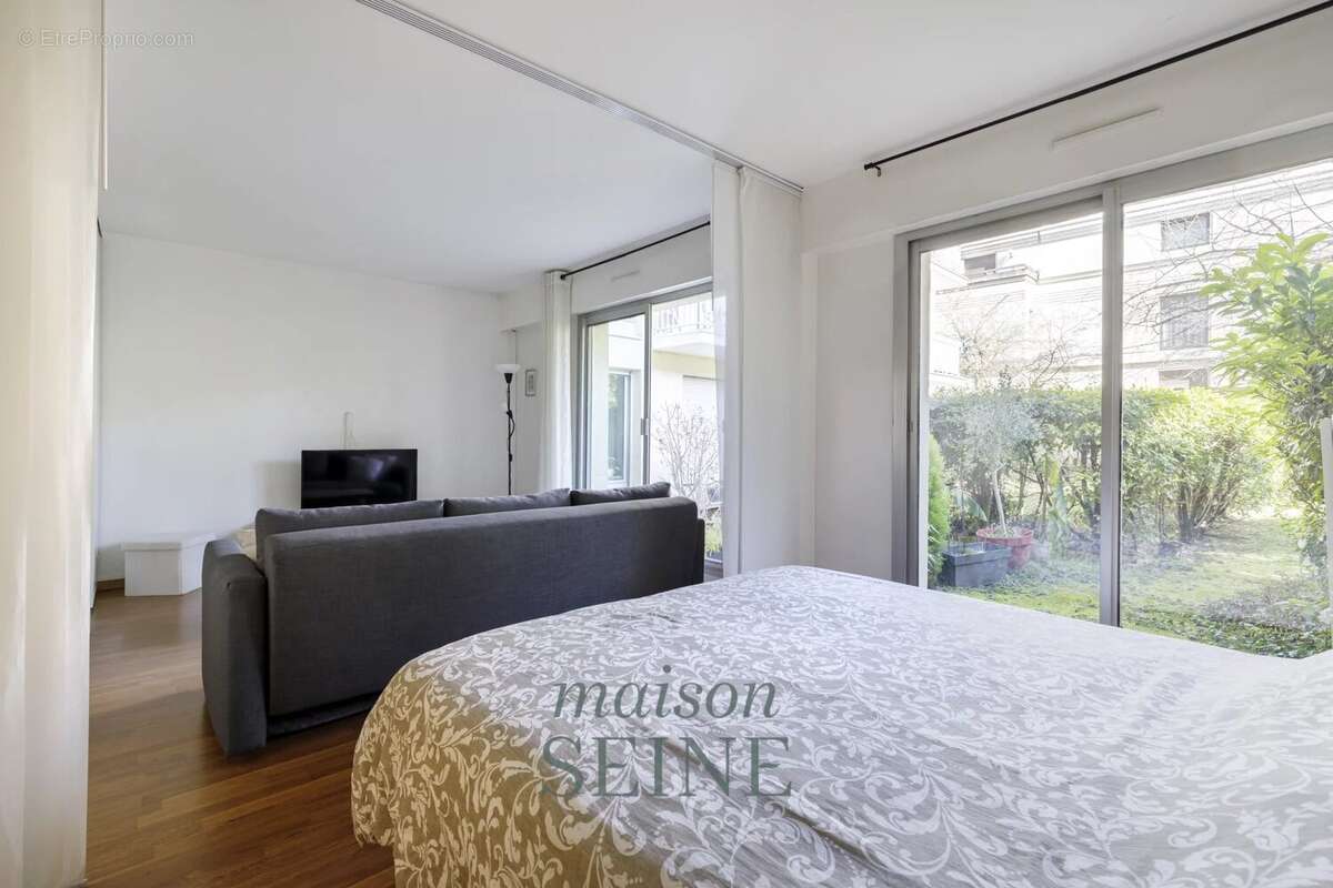 Appartement à NEUILLY-SUR-SEINE