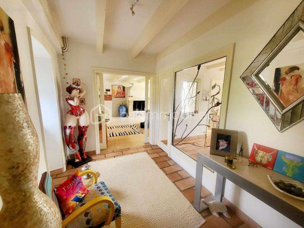 Maison de caractère de 243 m² à Privas - photo 4