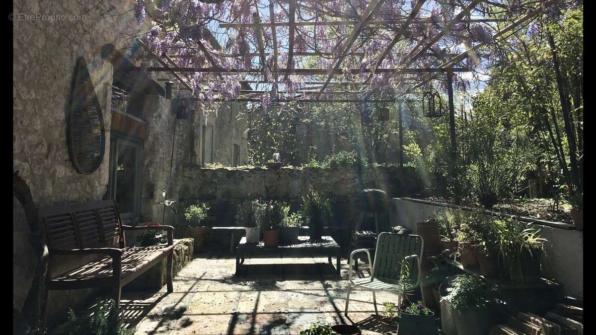 Maison à VILLENEUVE-DE-DURAS