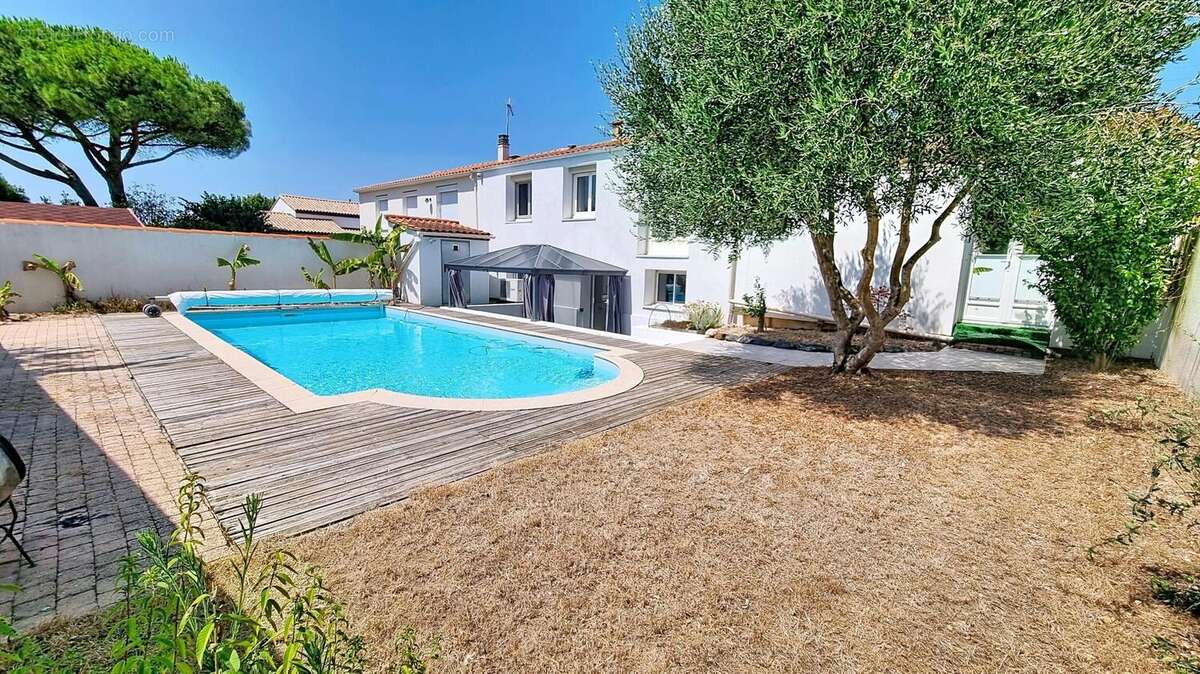 Maison 115 m² à Aytre  - photo 2