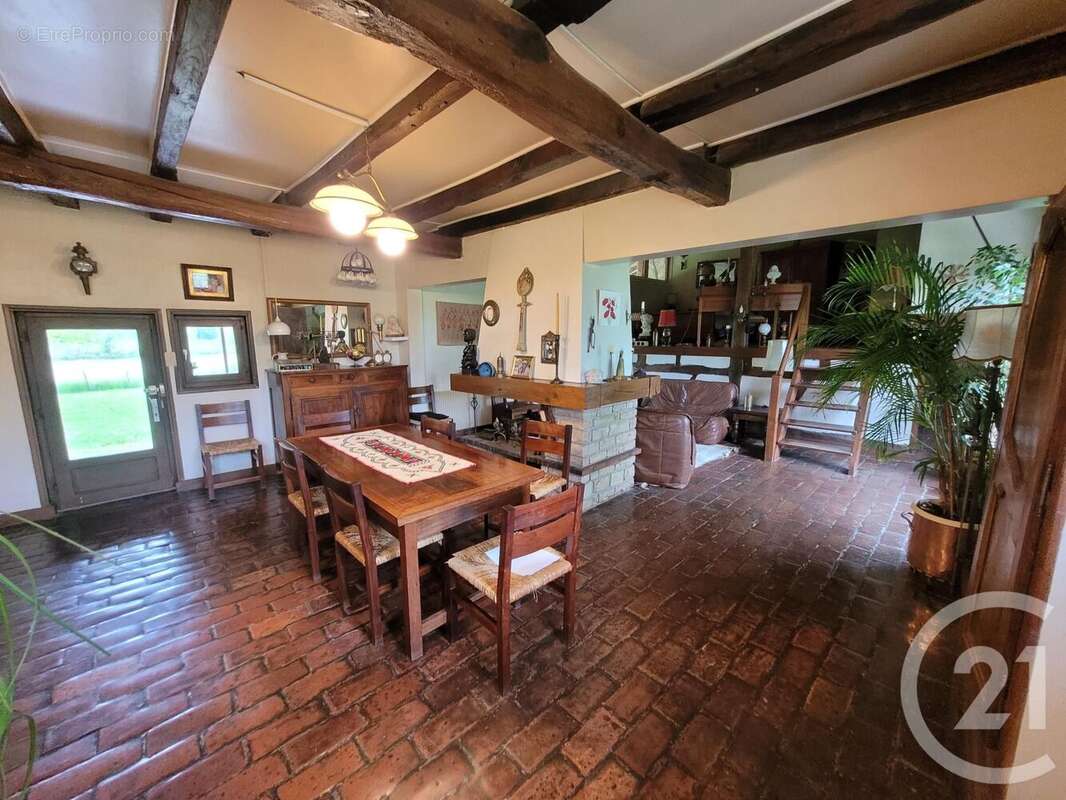 Maison à LA CHAPELLE-THECLE