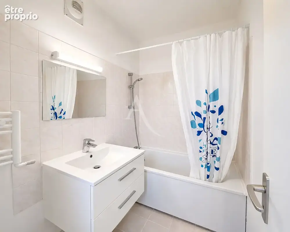 La Varenne Saint Hilaire- Studio lumineux avec grand balcon + cave + parking - photo 5