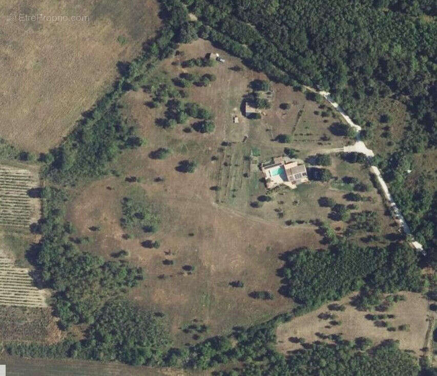 Maison de plain-pied avec piscine sur 3,65 hectares de terrain clos et arboré - photo 17