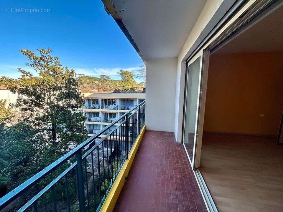 Appartement à GREOUX-LES-BAINS