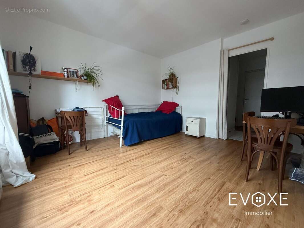 Appartement à PARIS-14E