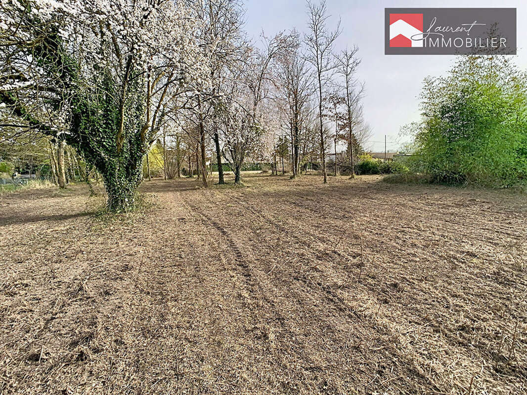 Terrain à bâtir 1 200 m², Libre constructeur, Au calme - 01190 PONT DE VAUX - photo 2