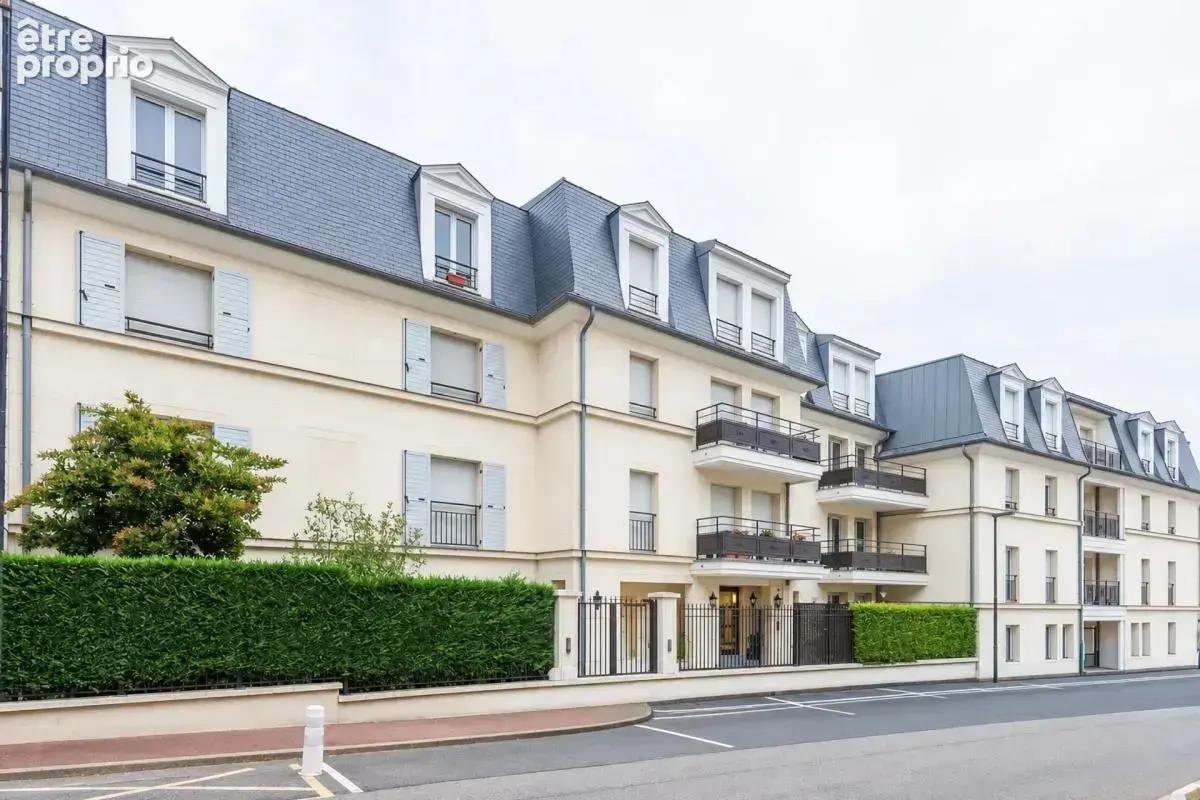 Appartement à SAINT-CYR-L'ECOLE